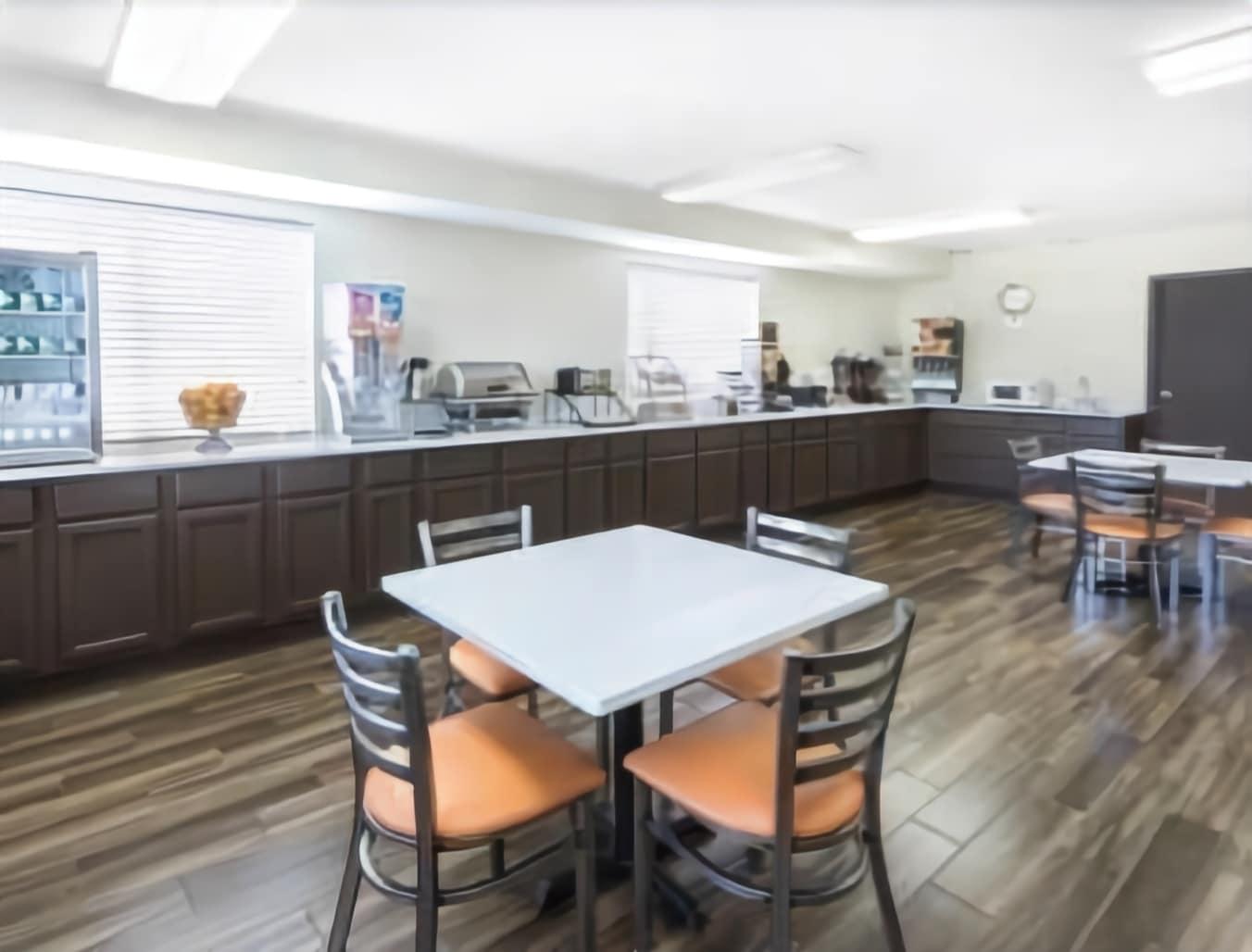 Super 8 By Wyndham Montgomery I-65 Luaran gambar