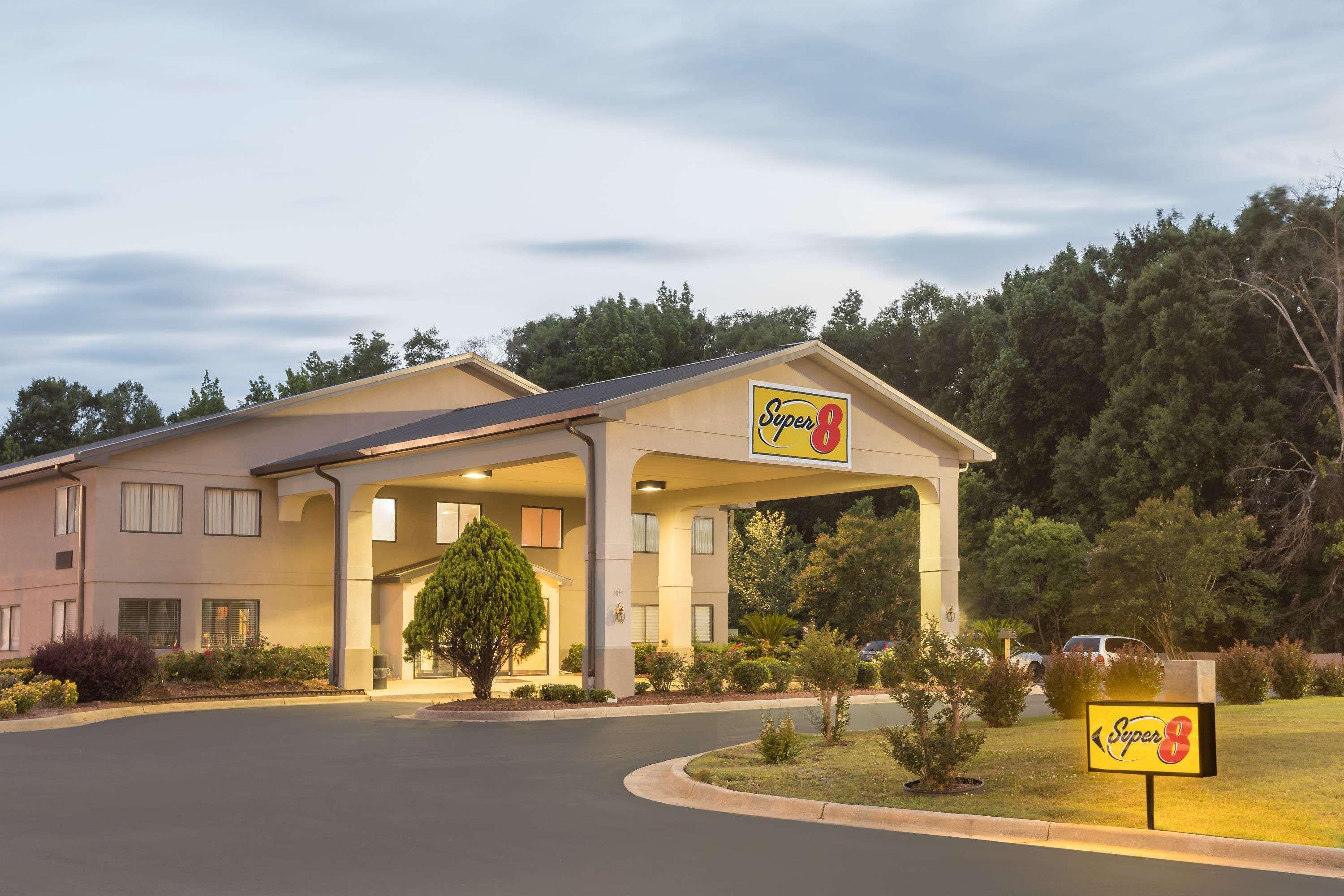 Super 8 By Wyndham Montgomery I-65 Luaran gambar