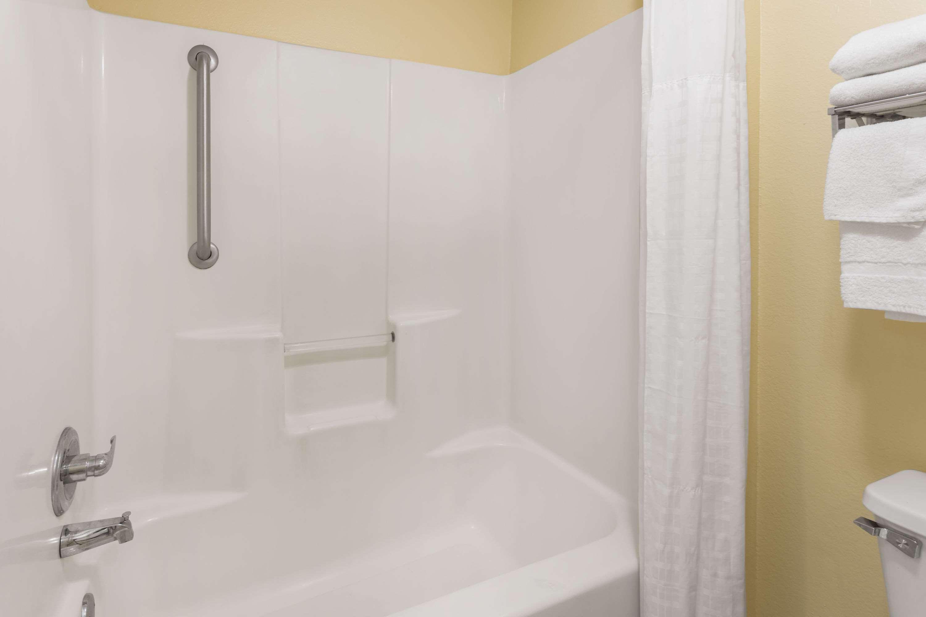 Super 8 By Wyndham Montgomery I-65 Luaran gambar