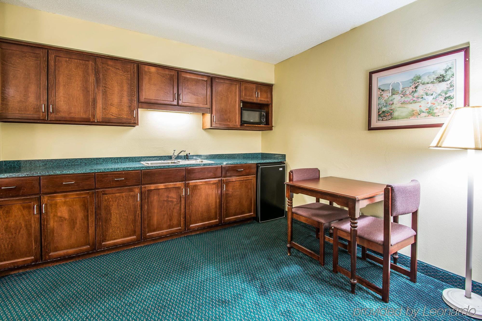 Super 8 By Wyndham Montgomery I-65 Luaran gambar